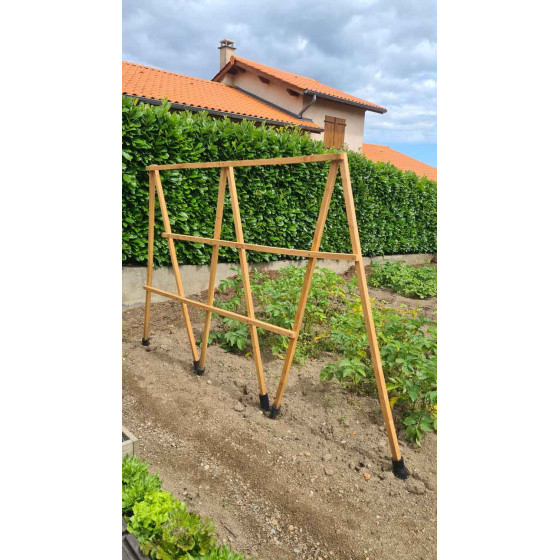 Treillage en bois support plante grimpante