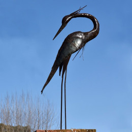 Héron décoratif en métal petit modèle tête recourbée