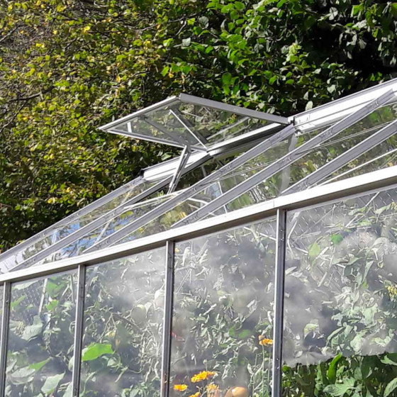 Serre de jardin avec lucarnes de toit