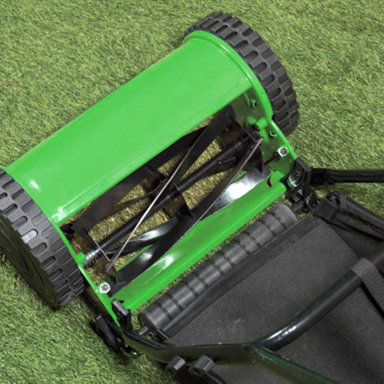 Tondeuse manuelle hélicoidale