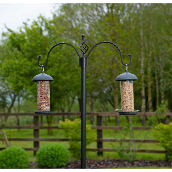 mangeoire a oiseaux sur pied en metal