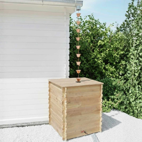 Chaine de gouttiere cuivre sur recuperateur d'eau de pluie