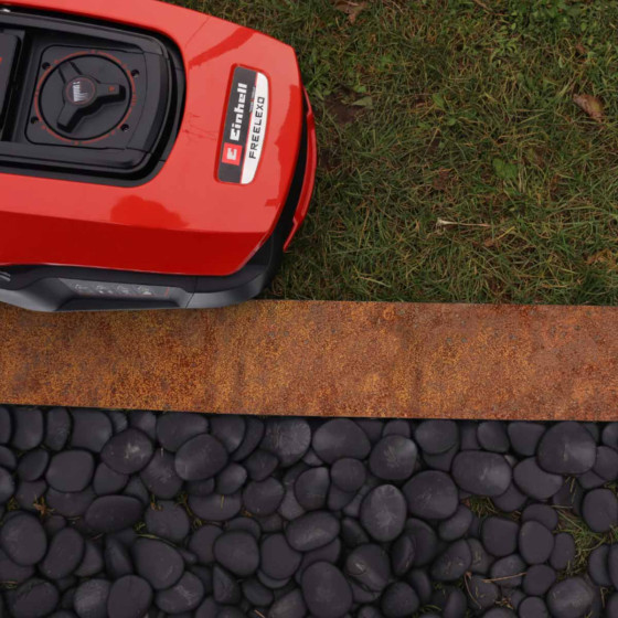 Bordure plate bande pour robot tondeuse acier corten avec galets décoratifs noirs