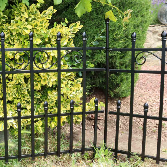 barriere de jardin couleur noir