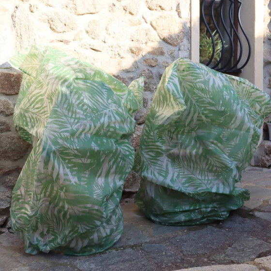 housse de protection hivernale pour plantes