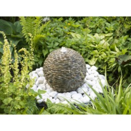Fontaine de jardin en pierre naturelle sphère