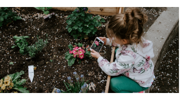 Profitez d’une belle journée pour jardiner avec vos enfants